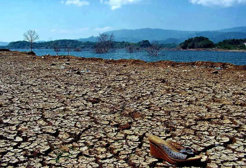 Strategi Adaptasi Perubahan Pesisir untuk Menghadapi Dampak Perubahan Iklim, Abrasi, Kenaikan Muka Laut, dan Perlindungan Masyarakat Pesisir Indonesia