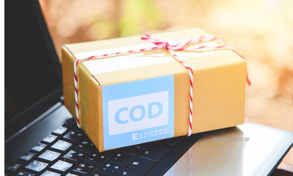 Pengiriman Paket COD Mudah: Panduan Lengkap Cara Mengatur Layanan Cash on Delivery untuk Toko Online, Tips Packing, Pemilihan Jasa Ekspedisi, Estimasi Biaya, Tracking, Asuransi, dan Strategi Agar Paket Sampai Aman dan Tepat Waktu